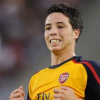 Arsenal di Atas MU dan Chelsea