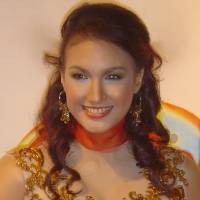 Nadine Siap Beraksi Bak Penjaga Pantai Baywatch