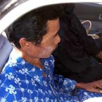 Orangtua Ryan dan Barang Bukti Kasus Ryan Tiba di Mapolda Jatim