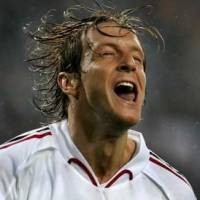 Ancelotti Siap Ubah Posisi Ambrosini