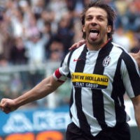 Ingin Ikuti Maldini, Del Piero?