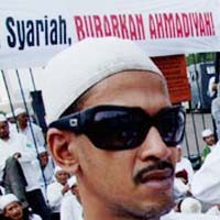 Water Canon Sambut Massa FUI di Istana