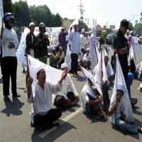 Tuntut Bubarkan Ahmadiyah, 50 Anggota FPI Datangi DPRD Jatim