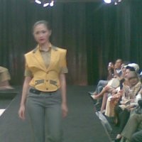 Model Cantik dan Tampan Lenggak-Lenggok di Depperin