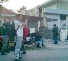 Rumah Danny Dijaga Wartawan