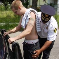 Celana Melorot yang Bikin Sensi