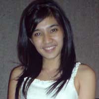 Dhini Aminarti Tolak Berjilbab dalam Waktu Dekat