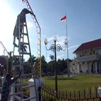 Nuansa HUT RI Ke-63 Mulai Terasa di Kota Pahlawan