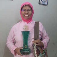 Raih Kalpataru Karena Mencintai Sampah 