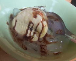 Menikmati Olahan Durian Montong 