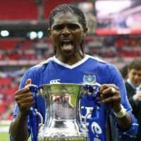 Kanu Bertahan Semusim Lagi