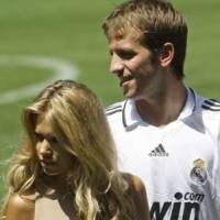 Real Madrid Berhenti di Van der Vaart