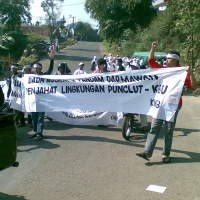 Aksi Demo FPKBU Berakhir Ricuh