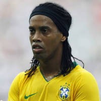 Tim Sepakbola Brasil Modifikasi Kostum