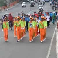 Meriahkan HUT RI ke-63, Ribuan Siswa Ikuti Gerak Jalan