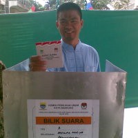 Abu Syauqi Nyoblos Bersama Istri