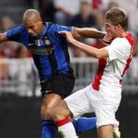 Inter Atasi Ajax, Arsenal Juara