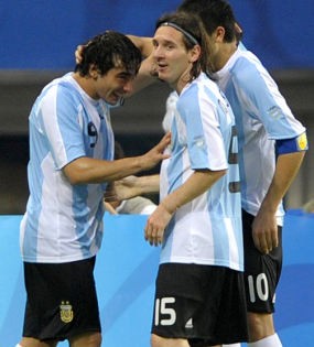 Argentina, Brasil, Italia Lolos