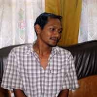 Tak Disapa, Iwan Tinju Sahabat Karib