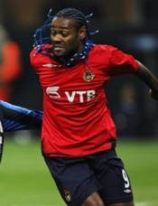 Everton Gaet Vagner Love, Buru Lainnya
