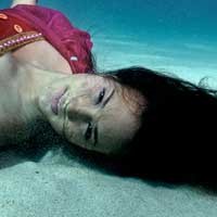 Nadine Chandrawinata Belajar Nafas Buatan