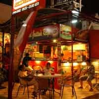 Lahan Apotik pun Asyik Dibuat Nongkrong