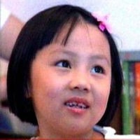 Penyanyi & Kembang Api Palsu di Prosesi Pembuka