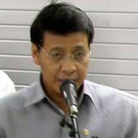 Dicurhati Guru Sekolah Terpencil, Menlu Berlinang