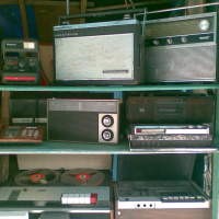 Artis Juga Berburu Barang Antik di Jalan Cihapit 