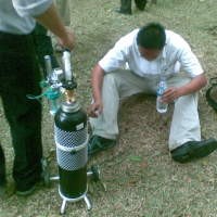 Asap Hitam Pekat Sebabkan Satu Karyawan Sesak Nafas