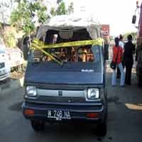 Mobil Carry Terbakar, 5 Penumpang Dilarikan ke RSU Sutomo