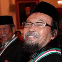 Sutardji, Satu Hari Dua Penghargaan