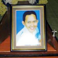 Wawan Dimakamkan dengan Berpakaian Paskibraka