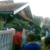 Dini Berprofesi Guru Honorer