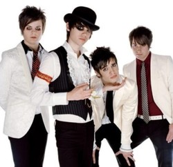 Panic at the Disco Pilih Lepas Kostum