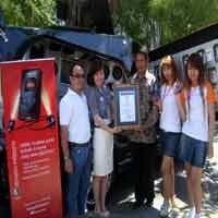Sony Ericsson Launching Produk Sekaligus Ciptakan Rekor MURI