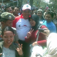 Usai Lepas Pawai, Ibu-ibu Serang Dede Yusuf