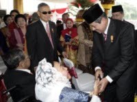 Gus Dur: Kita Bedakan Tugas Negara dan Pribadi