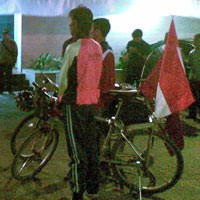 Bersepeda 17 Hari, 2 Mahasiswa Disawer Uang Din Syamsudin