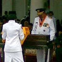 Gubernur Toast dengan Perwakilan Negara Sahabat