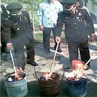 Depkum HAM Musnahkan Ratusan Handphone Milik Napi