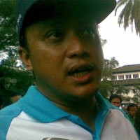 Usai Upacara HUT RI, Masyarakat Serbu Dede Yusuf