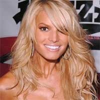 Jessica Simpson Ngaku Hamil