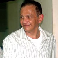 Brimob Kawal Kepindahan Roy Marten ke LP Cipinang