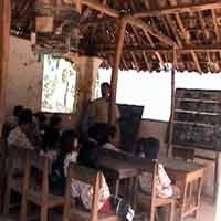 30 Tahun, Siswa SD di Sumenep Numpang Belajar di Rumah Warga