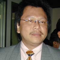 Alvin, Lebih Aman Terbang Dibanding Naik Motor