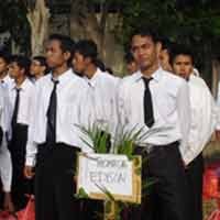 Universitas Trunojoyo Menanggapi Maba Kesurupan