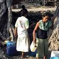 Krisis  Air, Warga Tuban Andalkan Mata Air Pohon Beringin