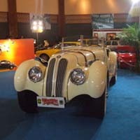 Ketika Mobil-mobil Klasik Bergaya