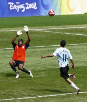 Menang 1-0, Emas Milik Argentina